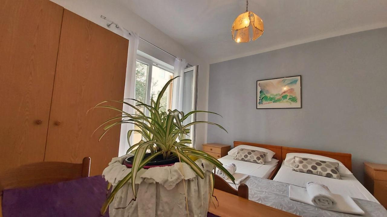 Mandalinic Apartment