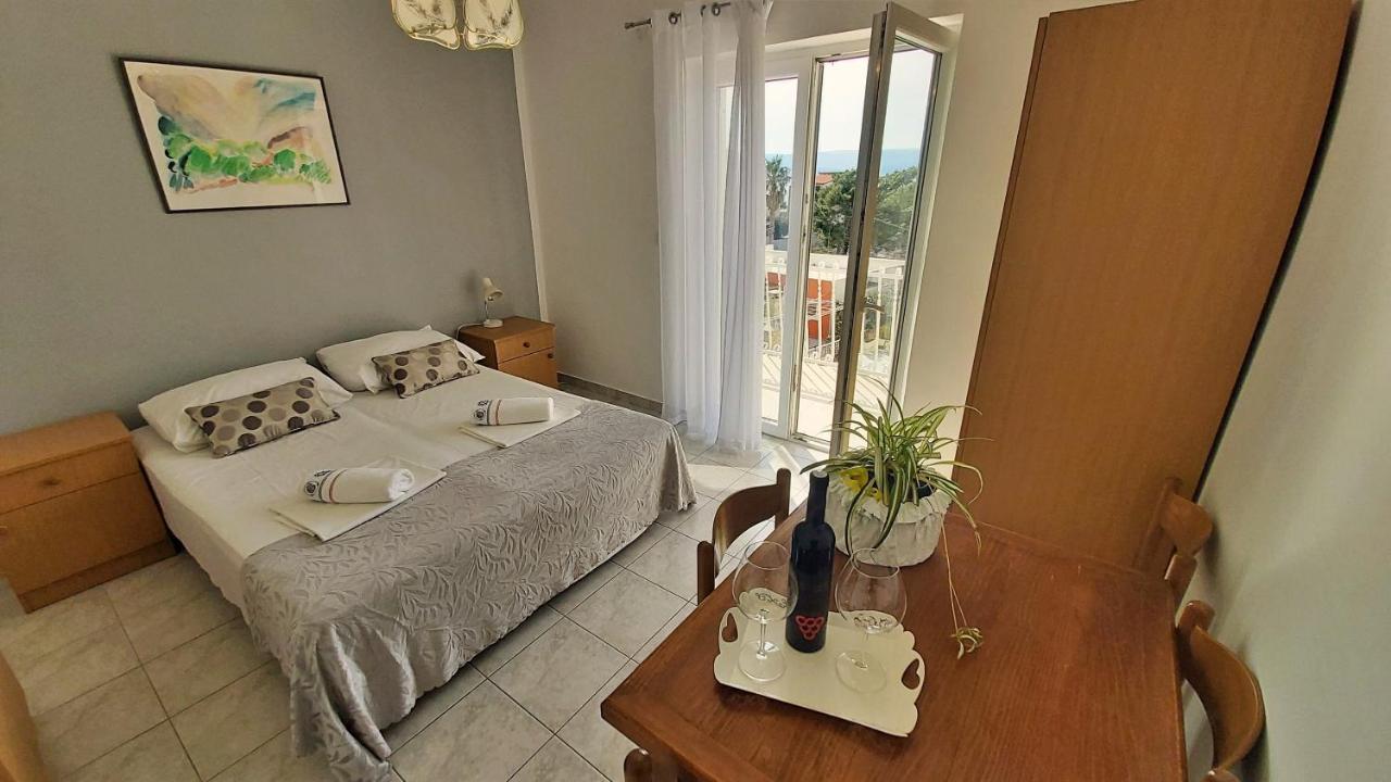 Mandalinic Apartment