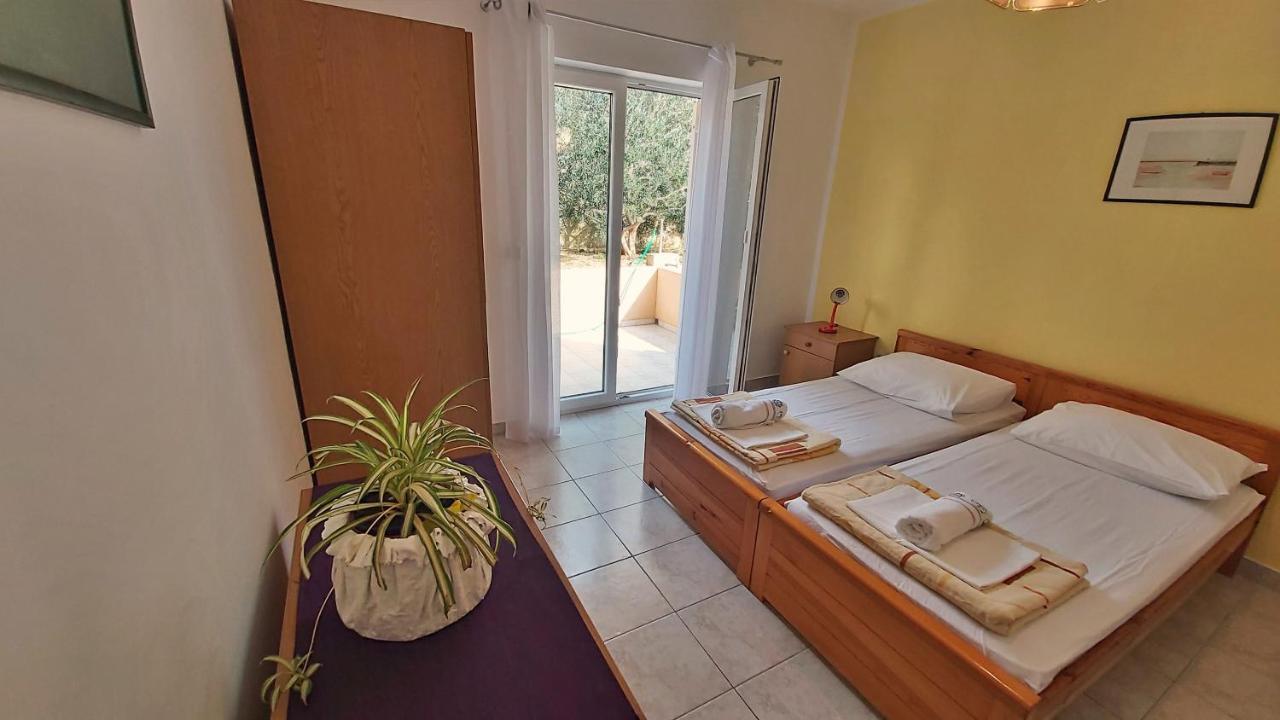Apartment Mandalinic *