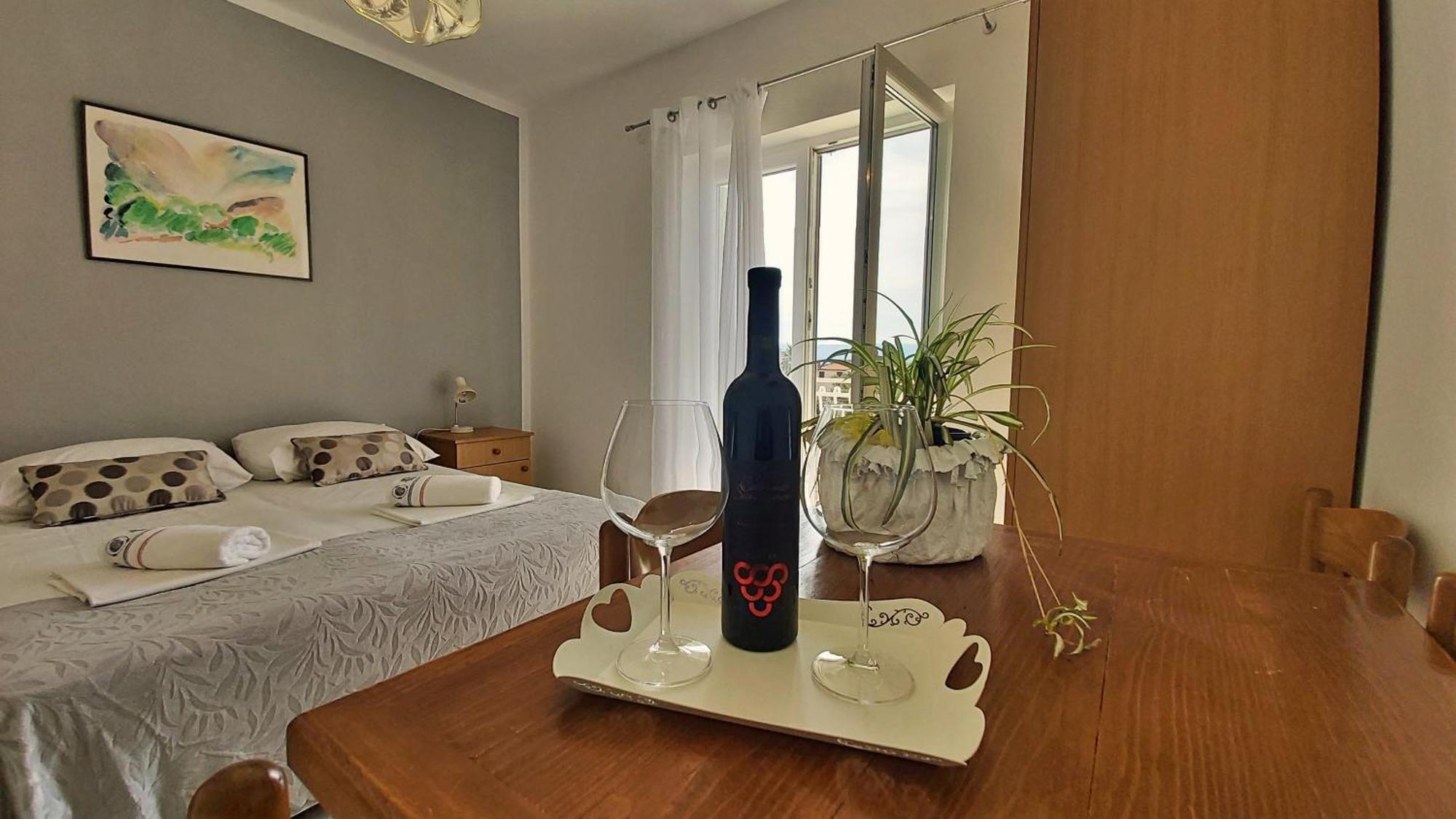 Mandalinic Apartment *