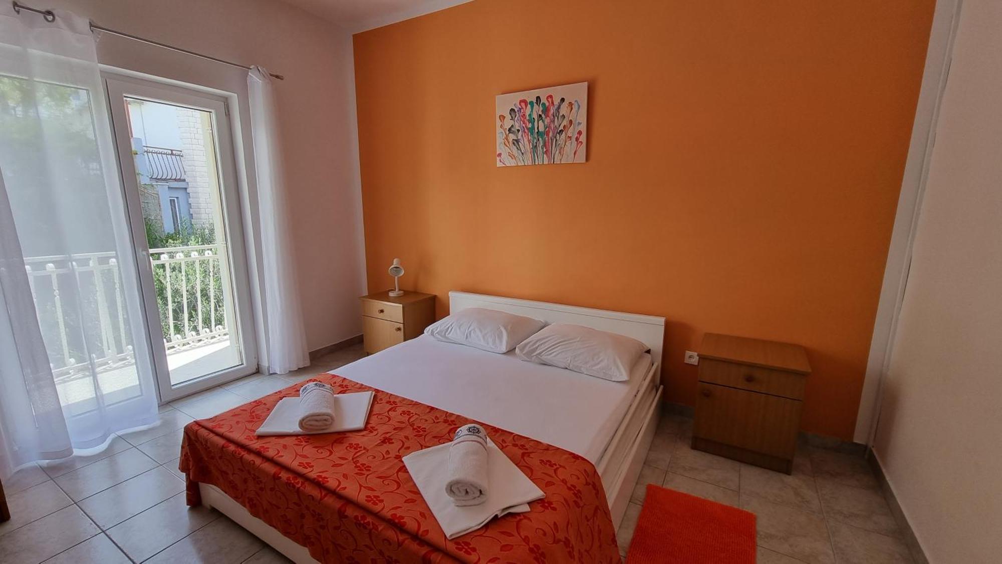 Mandalinic Apartment